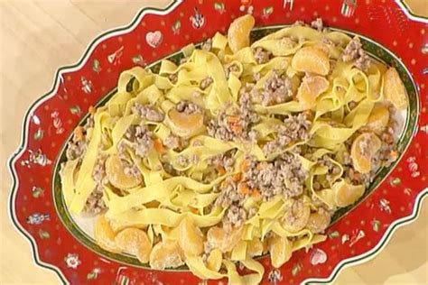 Maybe you would like to learn more about one of these? Ricetta Tagliatelle con ragù di maiale in bianco ...