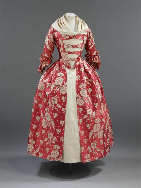Robe à Langlaise 1760′s From The Vanda Historical Dresses 18th