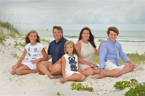 Семья На Голом Пляже Фото Картинки фотографии