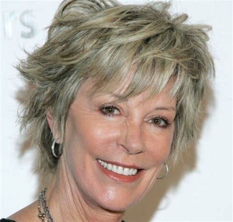 28 Best Short Hairstyles For Women Over 50