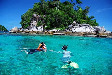 Trip to koh lipe, thailand. Snorkeling - Bundhaya Resort, Koh Lipe, Pattaya Beach ...