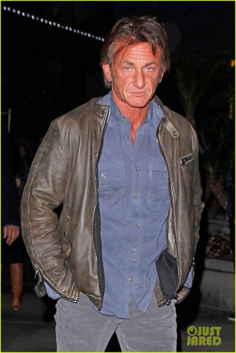 charlize theron and sean penn movie date at arclight photo 3024592 charlize theron sean penn