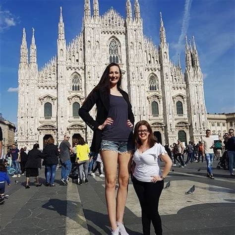 200cm超え。背が高すぎる女性たち世界一 Ailovei