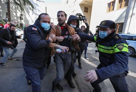 Georgian Police Storm Opposition Party Offices Detain Its Leader The Star