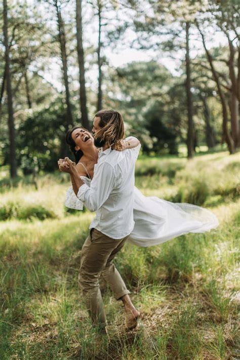 Looking for the perfect instagram captions for couples? 15 Unique & Essential Wedding Photography Pose Ideas for ...
