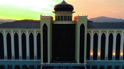 Based on a special report submitted to the 222nd conference of malay rulers, kim has been given royal consent to proceed with the name universiti islam malaysia (uim). Universiti Sains Islam Malaysia - YouTube