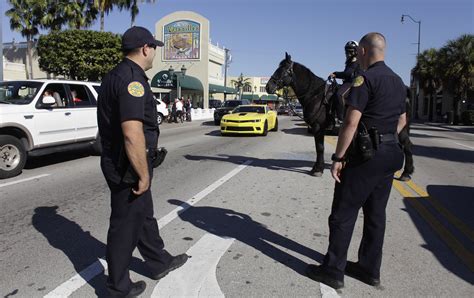Florida Arrest: Suspect Dies In Police Custody At Hospital, 3 Sarasota