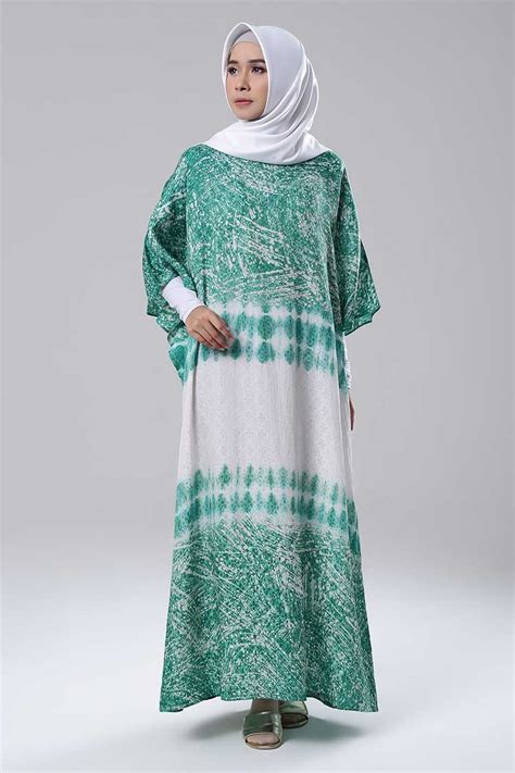Desain baju couple batik muslim voal motif. Desain Baju Gamis Batik Terbaru - Ragam Muslim