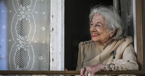 Costa Agradece A Eunice Muñoz Tudo O Que Fez Pelo Teatro Em 80 Anos