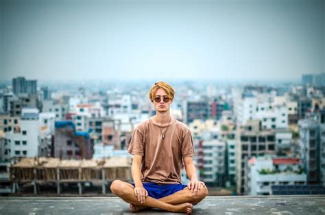 Innere leere kann aber auch ein zustand der sinnlosigkeit sein. Wie du deine innere Leere füllen und ergründen kannst