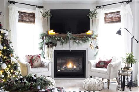 How To Decorate A Mantel With A Tv Above It For Christmas