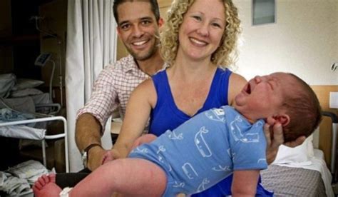 en australie un bébé prématuré est né dans une famille son poids lourd a choqué tous