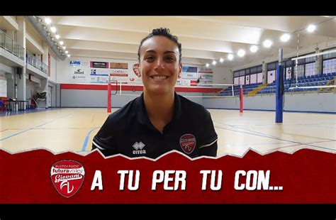 Había empezado una vida allí con su marido español hacía relativamente poco y distribuía su tiempo entre los papers del mit , las conferencias de harvard y la consultoría internacional. Futura Volley Giovani: le parole della palleggiatrice ...