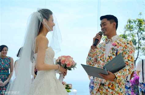 ® 2019 tk3c all rights reserved. 「斧頭幫」陳國坤峇里島娶黃伊汶 求婚4次終抱美人歸 | 娛樂星光雲 | ETtoday東森新聞雲