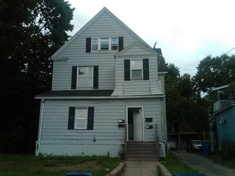 Apartments, plus spacious townhomes with direct access. 2 Bedroom Apartment for rent Waterbury, CT -11 Clifton Avenue