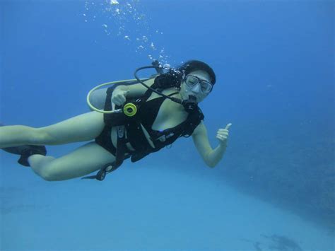 underwater lovers underwater pictures scuba diving hawaii women s fashion girls photos