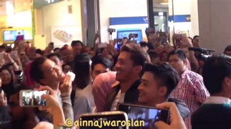 Walau jauh warda lari, tapi sudah jadi ketetapan warda milik ejaz. The Wave of Suri Hati Mr Pilot KL Meet & Greet | Fattah ...