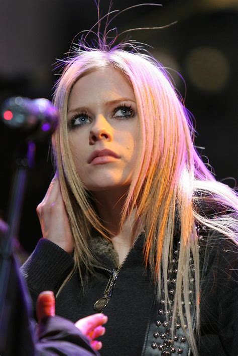 Her albums have topped the charts in numerous countries. Avril Lavigne on Twitter: "Avril Lavigne @ Carson Daly New ...