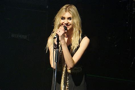 The Pretty Reckless To Headline Relaunched 2014 Snocore Tour