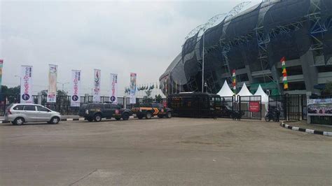 Vaksinasi massal di stadion gbla bukan hanya diperuntukan untuk warga kota bandung, melainkan juga untuk warga dari wilayah bandung raya lainnya, seperti kabupaten bandung, kabupaten bandung barat, dan kota cimahi. Ini Lokasi Parkir Aman di GBLA, Netizen: Kunci Ketinggalan ...