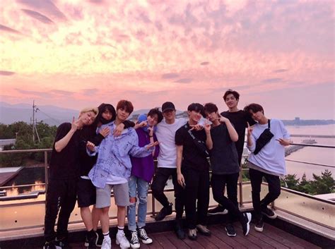 Must contain at least 4 different symbols; 18/07/02 ~ instagram update ~ | Felix stray kids, Imagens ...