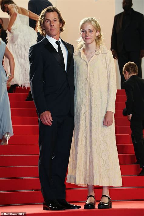Julia Roberts Daughter Hazel Makes Red Carpet Debut With Dad Daniel Moder At Cannes Film