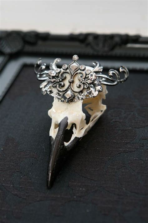 Macabre Gothic Valentine T Ornate Jewellery Crow Skull Picture