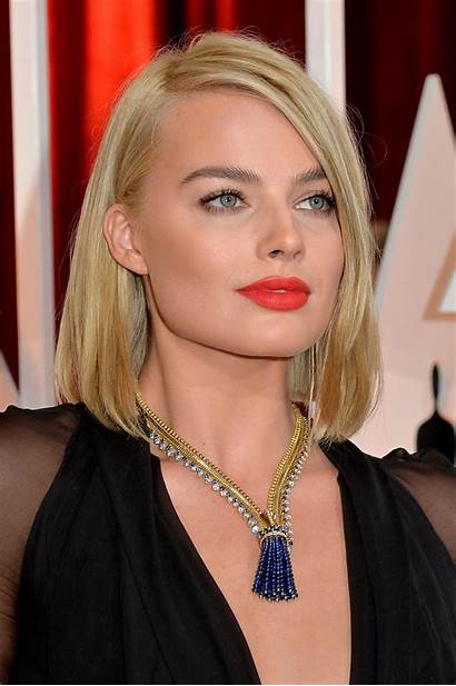 Margot Robbie Lipstick Hair Oscar Makeup Carpet