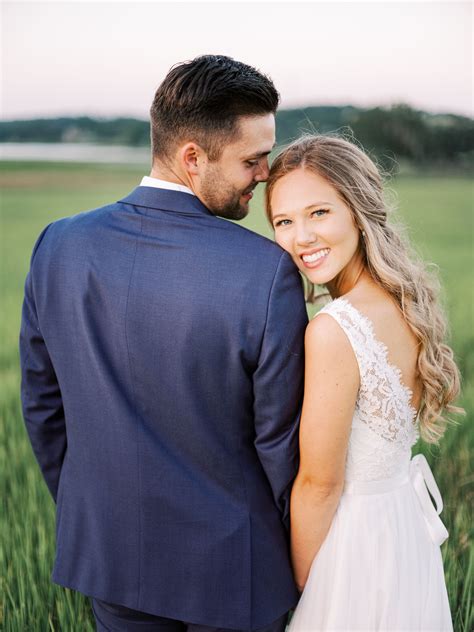 Bride And Groom Pose Covington Farm Wedding Bride And Groom Photo Tampa Wedding Fine Art