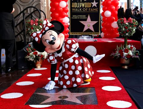 After 90 Year Wait Minnie Mouse Gets Her Hollywood Moment Tvts