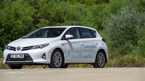 Toyota Auris Hybrid Review Autoevolution