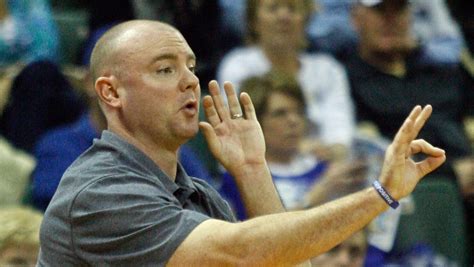 Evansville basketball coaching candidate Lewis a 'rising star'