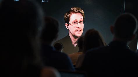 Russia Extends Edward Snowdens Asylum The New York Times