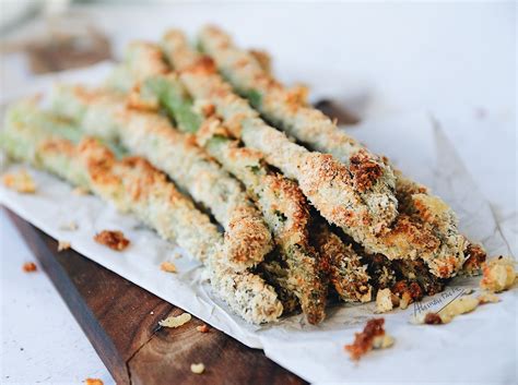Podemos acompañarlos en frío con una vinagreta o. Espárragos al horno, muy crujientes y con parmesano ...