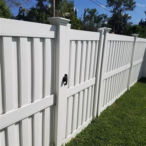 Weatherables Largo 6 Ft H X 6 Ft W White Vinyl Privacy Fence Panel