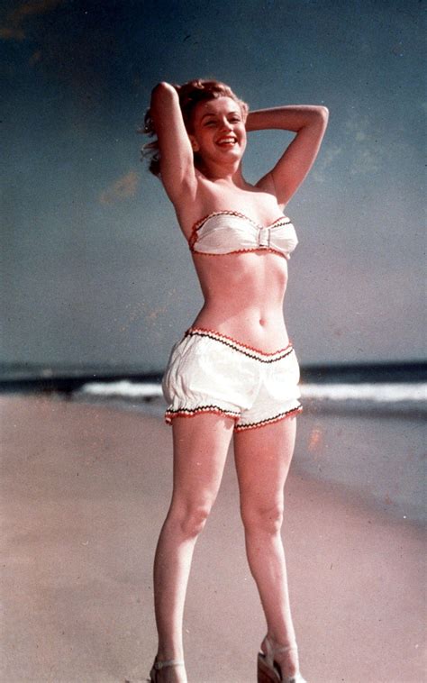 Pin By Bradley Graham On Monroe Marilyn Monroe Swimsuit Sporty