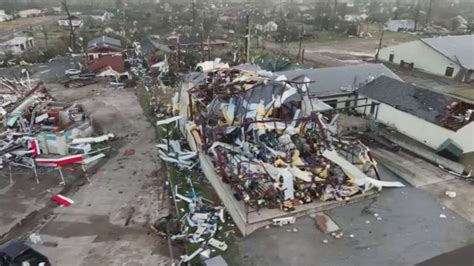 Video Inside Amory School Shows Moments Mississippi Tornado Hit Fox