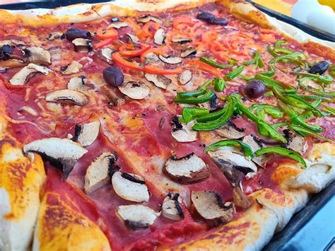 Pizza Aus Dem Steinofen Arne Grilltde Leckere Kost Vom Rost