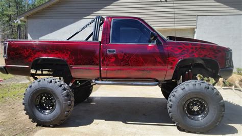 Socal Trucks The Hometown Of Custom And Lifted Trucks For Sale