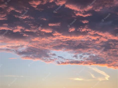 Premium Photo Dramatic Pink Clouds On Sunset Sky