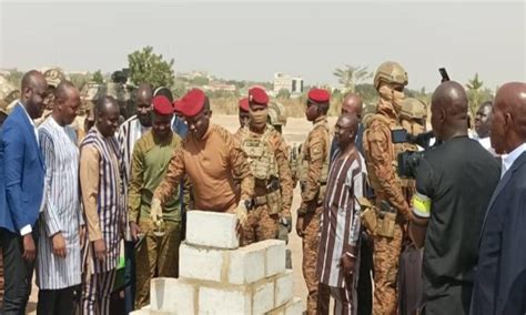 Le Burkina Faso Pose La Première Pierre Dune Usine De Raffinerie Dor