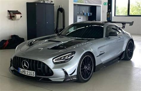 Mercedes Amg Gt R Black Series Leaks Looks Absolutely Sick