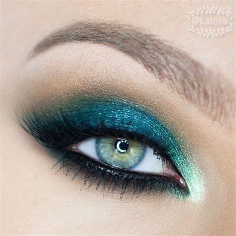 30 Brilliant Makeup For Greenish Blue Eyes