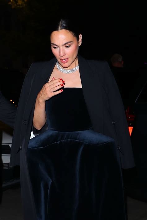 Gal Gadot Arrives At Her Hotel In New York 04 27 2023 Hawtcelebs