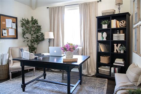 How To Decorate Walls In Home Office Leadersrooms