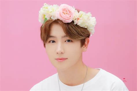 𝐗𝐃 On Twitter Jaehyun Flower Crown All About Kpop