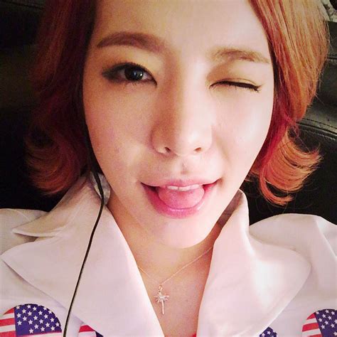 Snsd Sunny Delights Fans With Her Cute Photos From New York Wonderful Generation