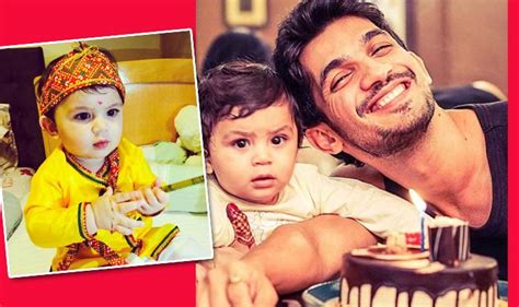 Naagin Actor Arjun Bijlani Cute Pictures With His Son Ayaan Will Surely Make You Go Aww