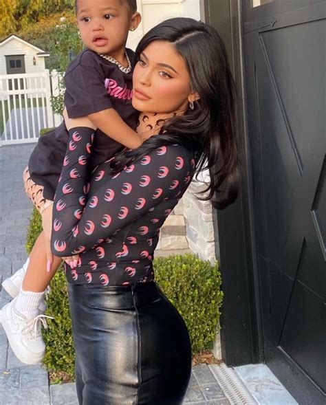 Kylie Jenner Gave Birth To Stormi 45 Minutes After Being Induced Metro News