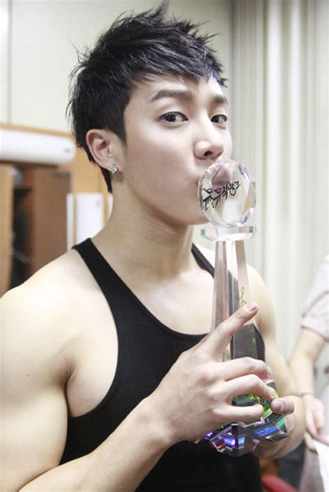 30 mart 1990 • takma adı :ace jr., holly 2 • doğum yeri : GiKwang - LEE KWANG GI (BEAST/B2ST) Photo (31009829) - Fanpop